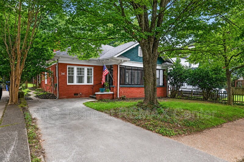 Highly Desirable Midtown High School District! property image