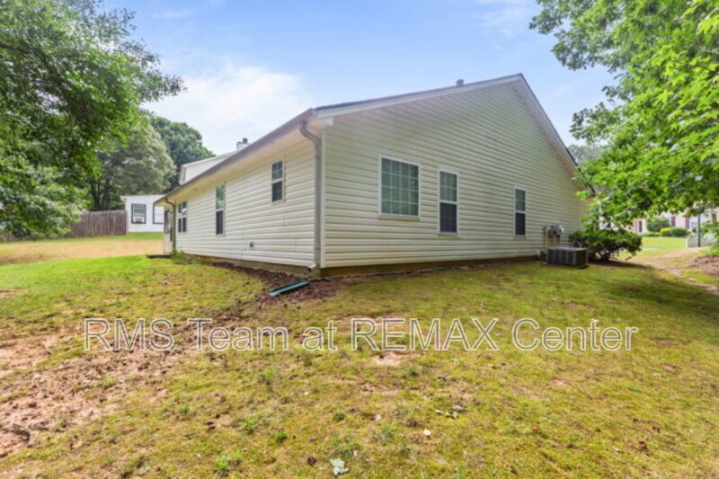 Highly sought-after Mill Creek School District! property image