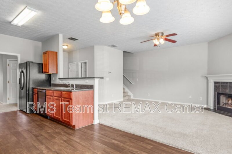 Beautifully maintained end-unit townhome property image