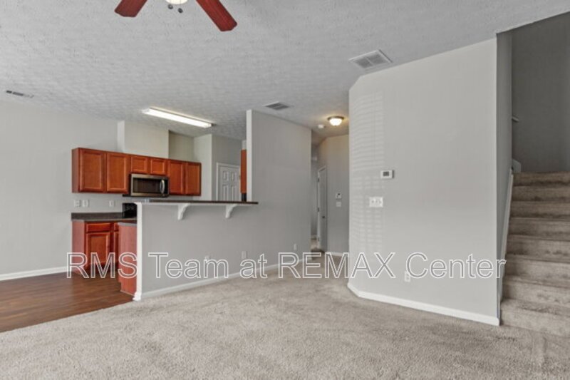 Beautifully maintained end-unit townhome property image
