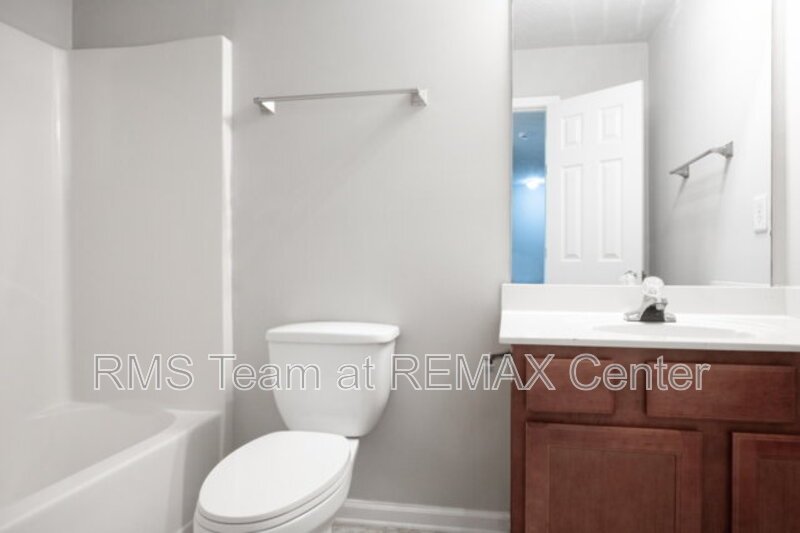 Beautifully maintained end-unit townhome property image