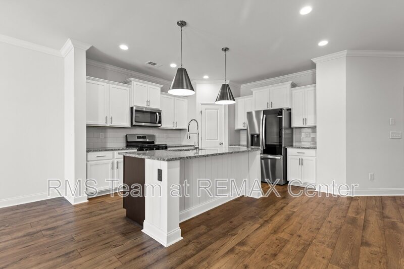 READY TO MOVE IN! property image