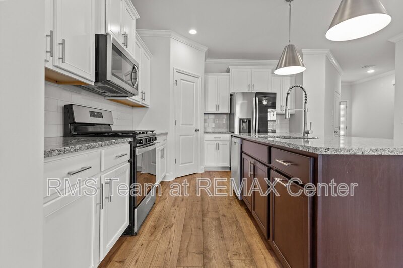 READY TO MOVE IN! property image