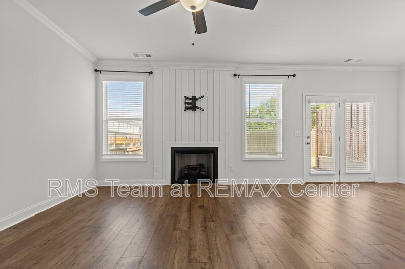 READY TO MOVE IN! property image