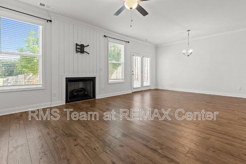 READY TO MOVE IN! property image