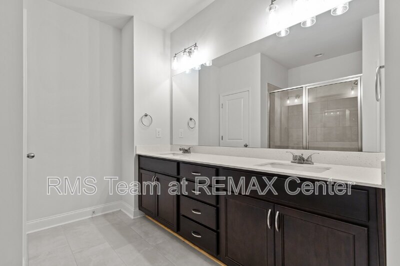 READY TO MOVE IN! property image