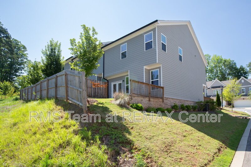 READY TO MOVE IN! property image