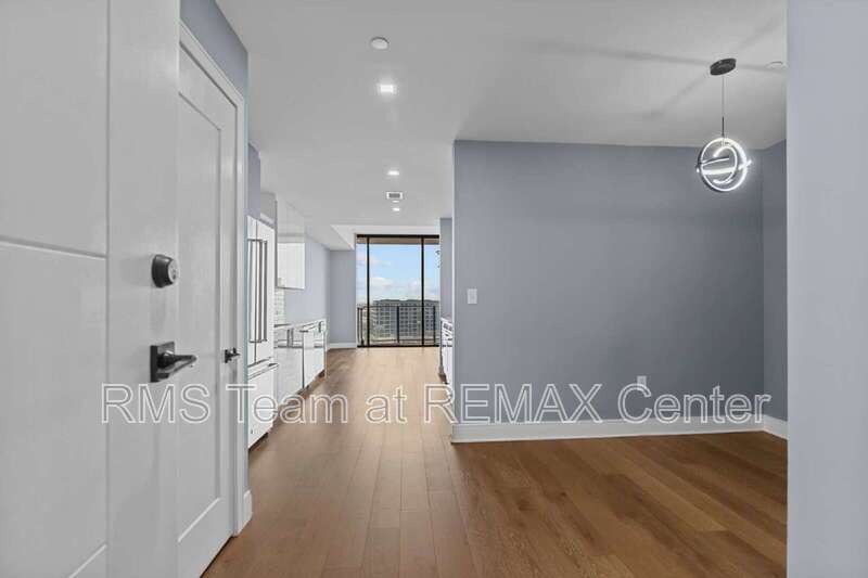 Upscale modern living in W. Midtown's sleekest & tallest High-Rise! property image