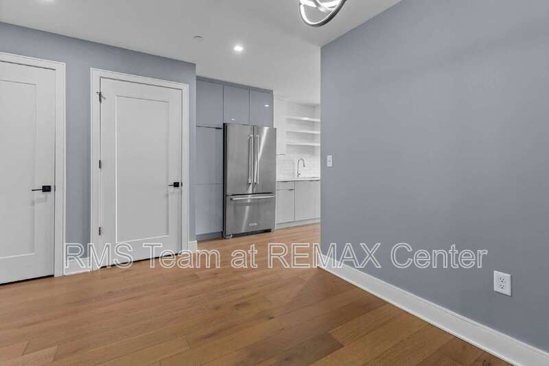 Upscale modern living in W. Midtown's sleekest & tallest High-Rise! property image