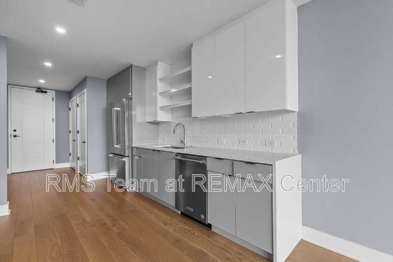 Upscale modern living in W. Midtown's sleekest & tallest High-Rise! property image
