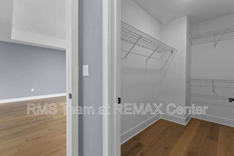 Upscale modern living in W. Midtown's sleekest & tallest High-Rise! property image