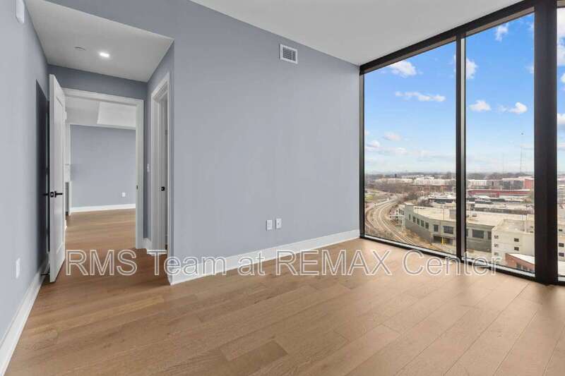 Upscale modern living in W. Midtown's sleekest & tallest High-Rise! property image