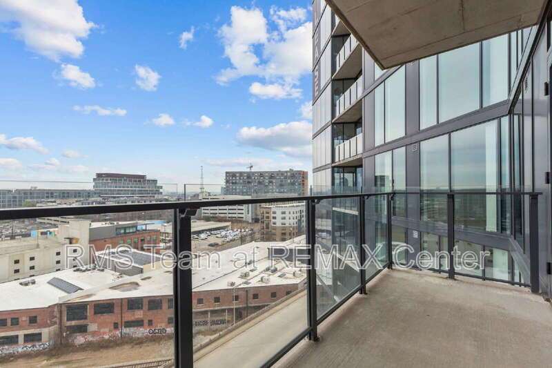 Upscale modern living in W. Midtown's sleekest & tallest High-Rise! property image