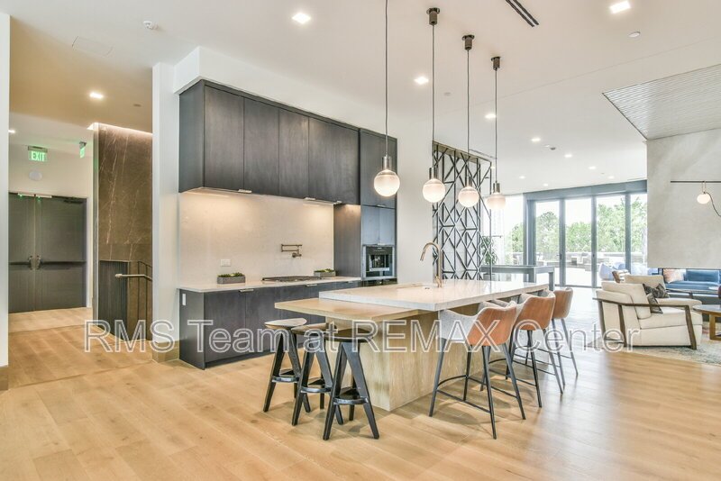 Upscale modern living in W. Midtown's sleekest & tallest High-Rise! property image