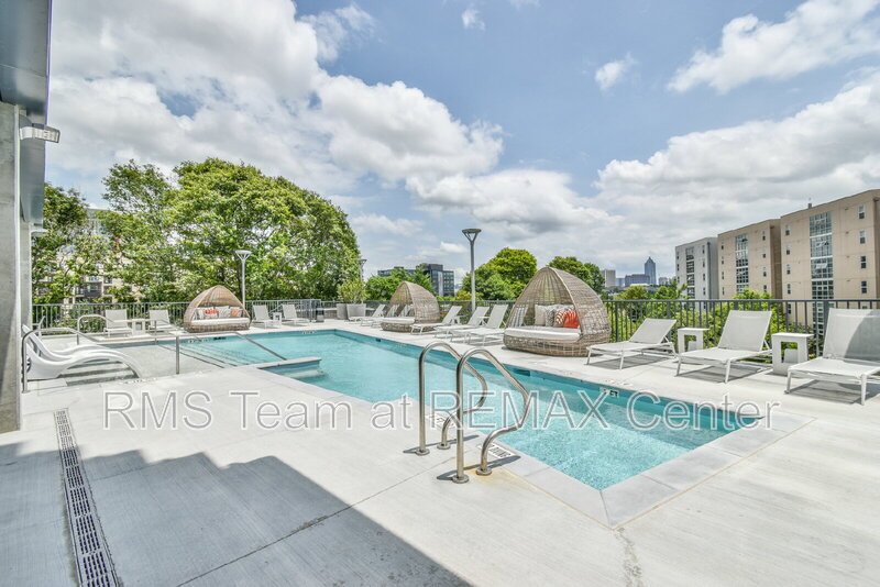 Upscale modern living in W. Midtown's sleekest & tallest High-Rise! property image