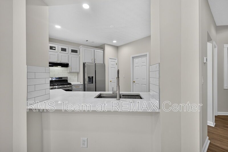 Close to Schools & Shopping plus convenient to Sugarloaf & I-85! property image