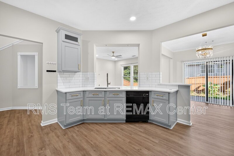 Close to Schools & Shopping plus convenient to Sugarloaf & I-85! property image