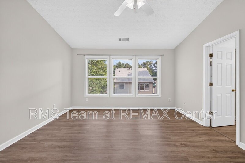 Close to Schools & Shopping plus convenient to Sugarloaf & I-85! property image