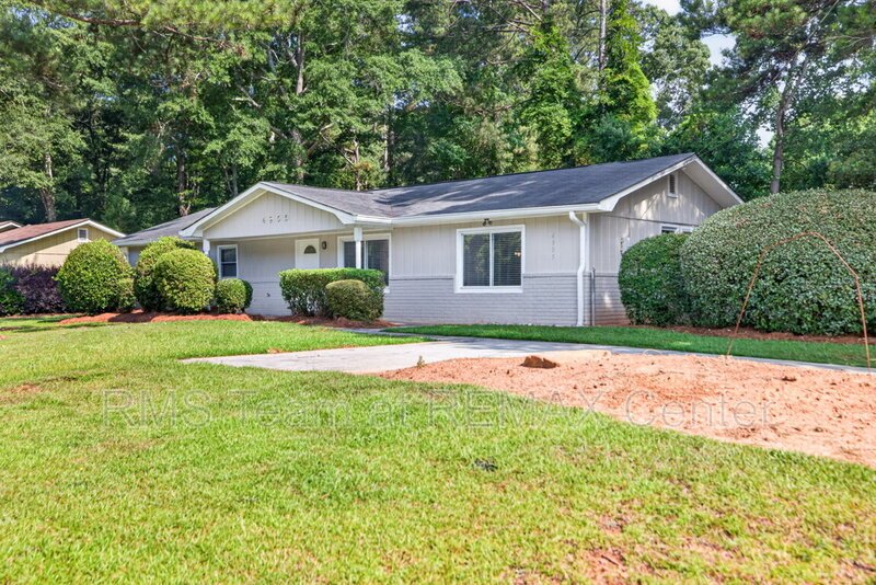 4 Bedroom, 2 Full Bath Well-Maintained Ranch House is now available! property image