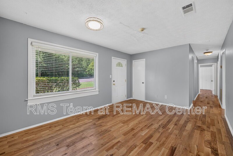 4 Bedroom, 2 Full Bath Well-Maintained Ranch House is now available! property image