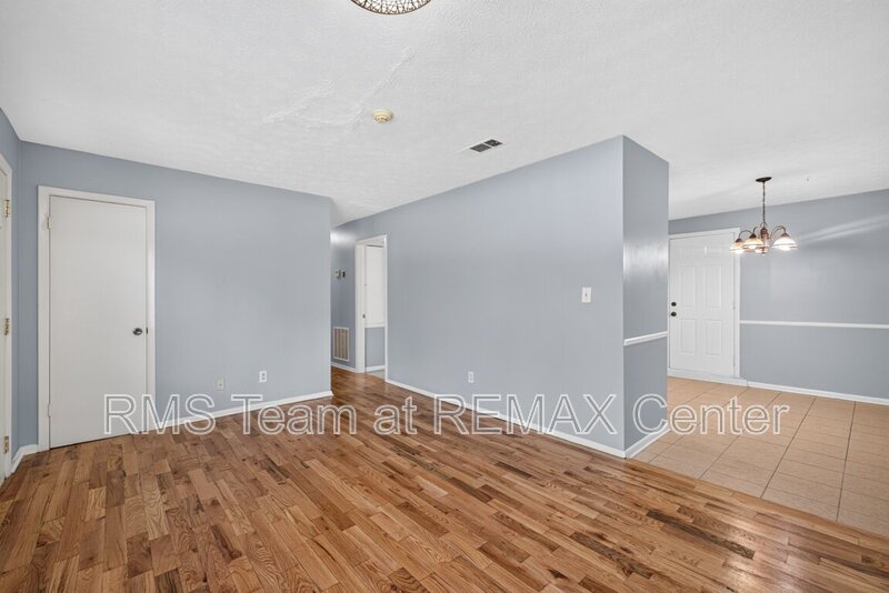 4 Bedroom, 2 Full Bath Well-Maintained Ranch House is now available! property image