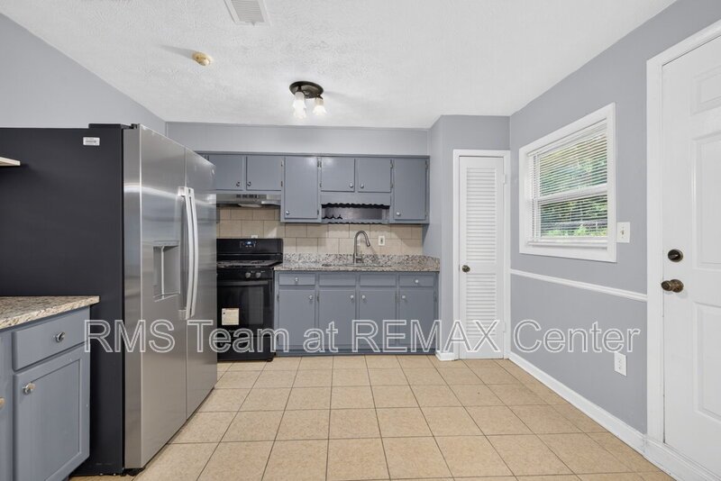 4 Bedroom, 2 Full Bath Well-Maintained Ranch House is now available! property image