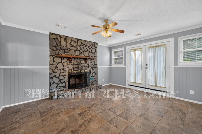 4 Bedroom, 2 Full Bath Well-Maintained Ranch House is now available! property image