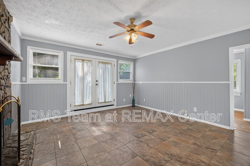 4 Bedroom, 2 Full Bath Well-Maintained Ranch House is now available! property image