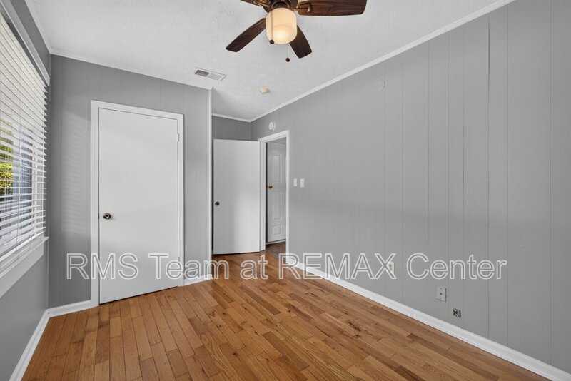 4 Bedroom, 2 Full Bath Well-Maintained Ranch House is now available! property image