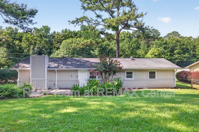 4 Bedroom, 2 Full Bath Well-Maintained Ranch House is now available! property image