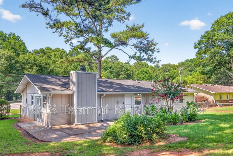 4 Bedroom, 2 Full Bath Well-Maintained Ranch House is now available! property image