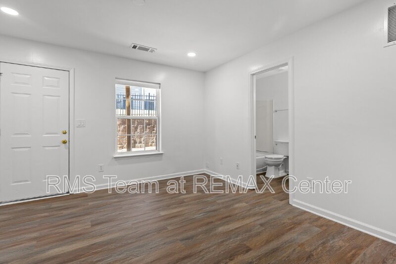 BEAUTIFUL & SPACIOUS TOWNHOME IN GATED COMMUNITY DULUTH property image