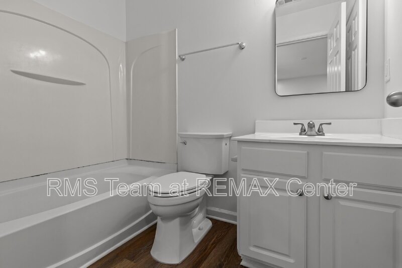 BEAUTIFUL & SPACIOUS TOWNHOME IN GATED COMMUNITY DULUTH property image