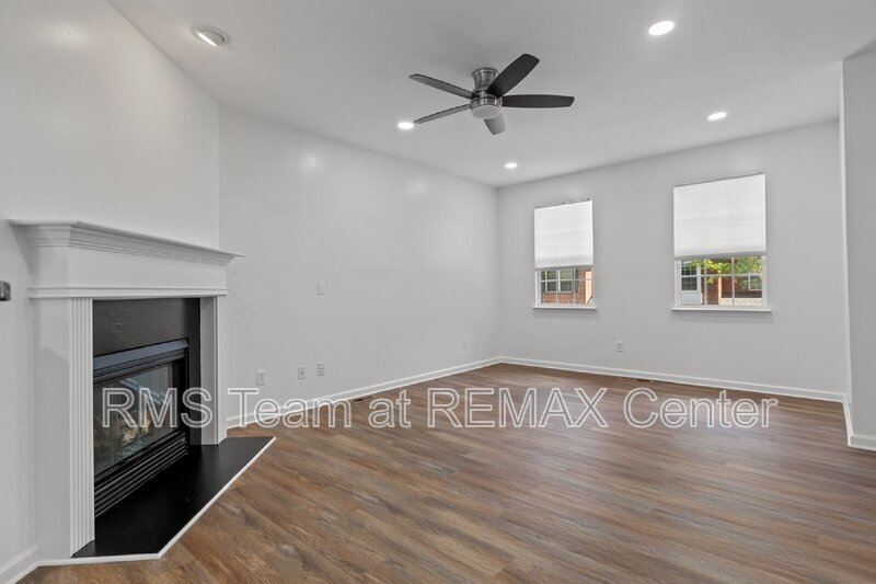 BEAUTIFUL & SPACIOUS TOWNHOME IN GATED COMMUNITY DULUTH property image