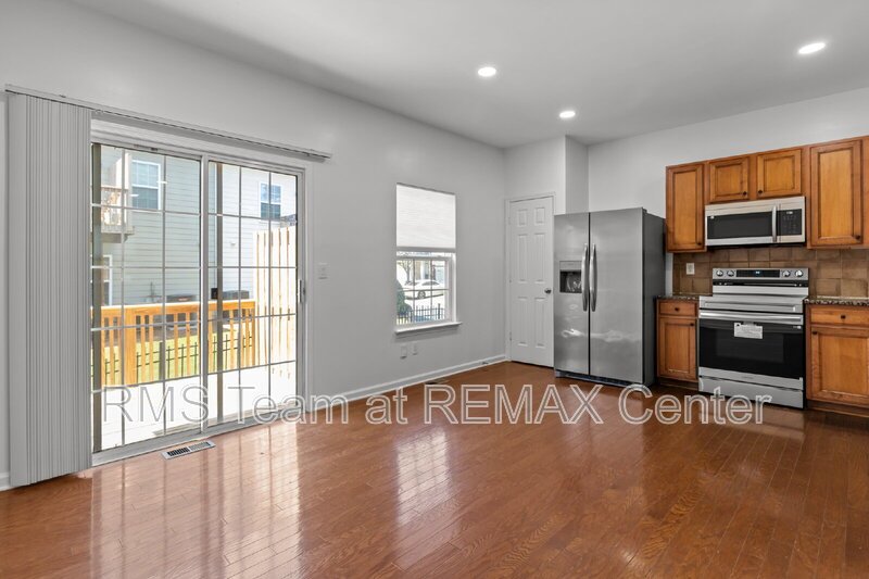 BEAUTIFUL & SPACIOUS TOWNHOME IN GATED COMMUNITY DULUTH property image