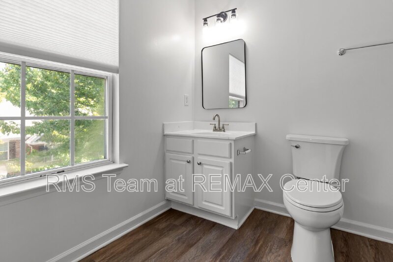 BEAUTIFUL & SPACIOUS TOWNHOME IN GATED COMMUNITY DULUTH property image