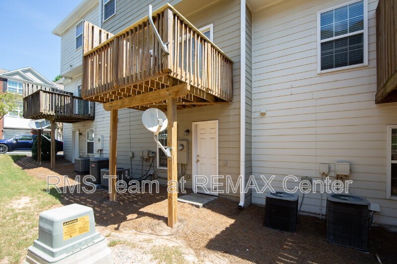 BEAUTIFUL & SPACIOUS TOWNHOME IN GATED COMMUNITY DULUTH property image