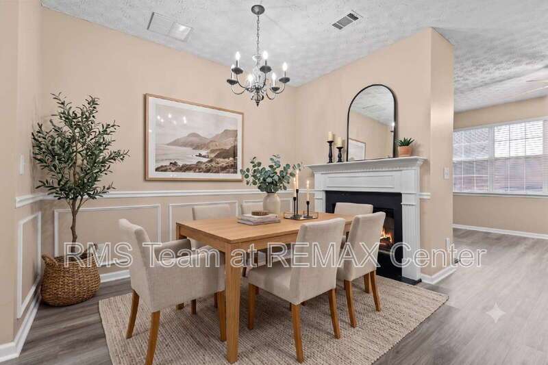 End Unit Townhouse in Flowery Branch property image
