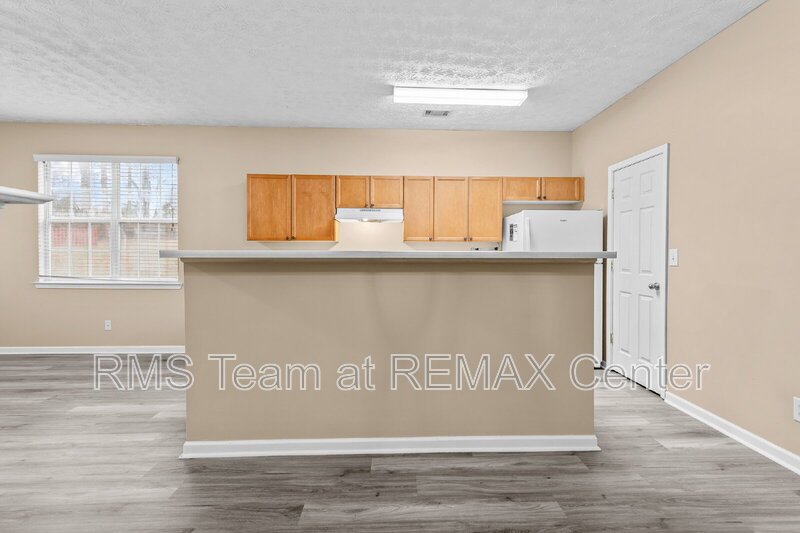 End Unit Townhouse in Flowery Branch property image