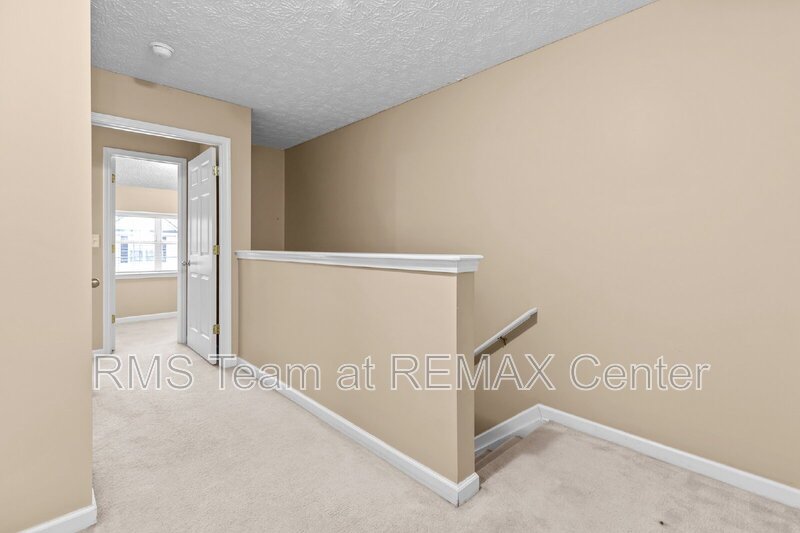 End Unit Townhouse in Flowery Branch property image