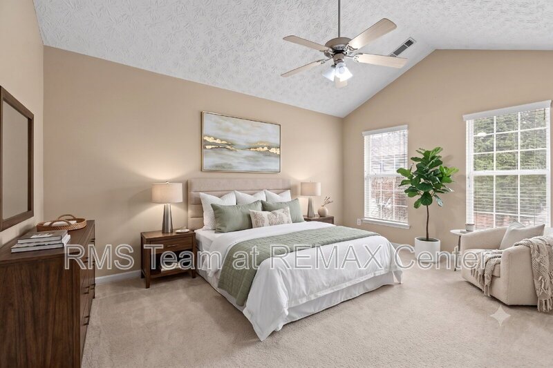 End Unit Townhouse in Flowery Branch property image